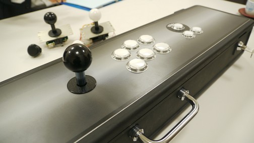 画像ギャラリー No.017のサムネイル画像 / アーケードコントローラの騒音問題がついに解決? 老舗・三和電子が生み出した「静音ジョイスティックレバー」テストレポート&インタビュー