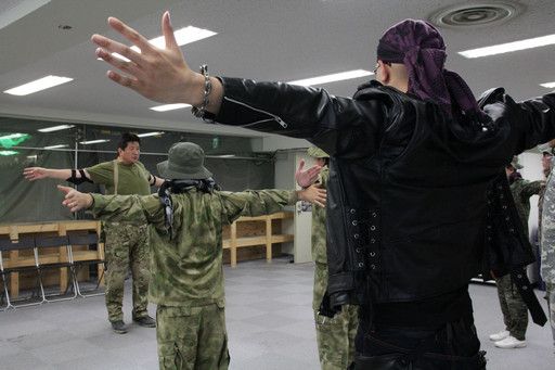 ���������꡼ No.006�Υ���ͥ������ / ��Ʈ�ȡ�����������������������Ǿ�����ǽƷ���򷫤깭���롣��RED STONE �ޥ����åƥ����Ҳ� ���Х����θ� with ���������ץ�ݡ���