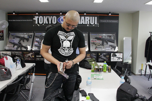 ���������꡼ No.011�Υ���ͥ������ / ��Ʈ�ȡ�����������������������Ǿ�����ǽƷ���򷫤깭���롣��RED STONE �ޥ����åƥ����Ҳ� ���Х����θ� with ���������ץ�ݡ���