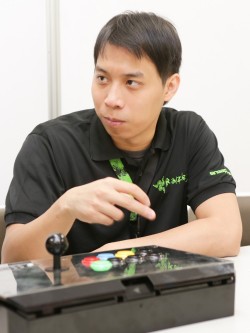 画像ギャラリー No.001のサムネイル画像 / アーケードスティックの新星,RazerのXbox 360用アーケードスティックはいかにして生まれ,どこを目指すのか。Razerの担当者に聞いてみた