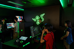 ���������꡼ No.005�Υ���ͥ������ / ��COMPUTEX�Ϥޤ����θ����Ƥ�餤�������顤�����ơ����ʤ��ס�Razer��Υꥢ��Ź�ޡ�RazerStore Taipei�פ򸫤Ƥ���