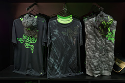 ���������꡼ No.009�Υ���ͥ������ / ��COMPUTEX�Ϥޤ����θ����Ƥ�餤�������顤�����ơ����ʤ��ס�Razer��Υꥢ��Ź�ޡ�RazerStore Taipei�פ򸫤Ƥ���