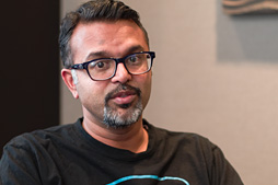 画像ギャラリー No.012のサムネイル画像 / Logicool Gの新リーダー・デサイ氏は,GeForceのマーケティング部門元トップ。氏にブランドの来し方行く末を聞く