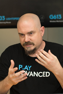 画像ギャラリー No.004のサムネイル画像 / 「G603」が採用する光学センサー「HERO」は,独自開発の完全新作だった。Logicool GのChris Pate氏に,新型マウスの秘密を聞く