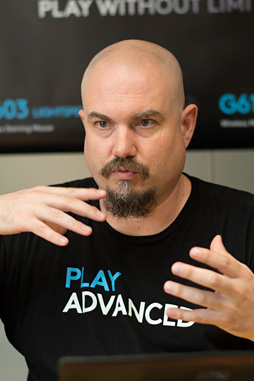 画像ギャラリー No.011のサムネイル画像 / 「G603」が採用する光学センサー「HERO」は,独自開発の完全新作だった。Logicool GのChris Pate氏に,新型マウスの秘密を聞く