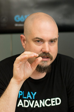 画像ギャラリー No.012のサムネイル画像 / 「G603」が採用する光学センサー「HERO」は,独自開発の完全新作だった。Logicool GのChris Pate氏に,新型マウスの秘密を聞く