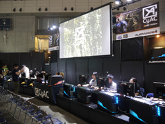���������꡼ No.002�Υ���ͥ������ / ��TGS 2012�ϡ�Alliance of Valiant Arms��e-Sports �������긢 2012�η辡�郎CyAC�֡����ǳ��š�������DeToNator�פ��������ǽ�ͥ��