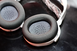 ���������꡼ No.013�Υ���ͥ������ / SteelSeries�������ޡ������إåɥ��åȿ����ʡ�Arctis�פ�ȯɽ�������ʼ���ޥ�����ǥ������Ʊ����3��ǥ�Ÿ��