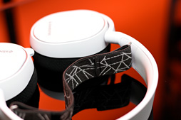 ���������꡼ No.017�Υ���ͥ������ / SteelSeries�������ޡ������إåɥ��åȿ����ʡ�Arctis�פ�ȯɽ�������ʼ���ޥ�����ǥ������Ʊ����3��ǥ�Ÿ��