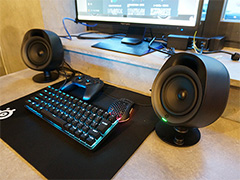 SteelSeries初のスピーカーセット「Arena」シリーズを写真でチェック。定評あるヘッドセット譲りの技術を盛り込んだ製品だ
