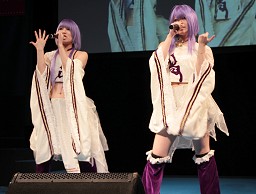 画像ギャラリー No.009のサムネイル画像 / 「LEGEND of CHUSEN 2」サービス開始記念オフラインイベントを開催。「唯×実〜ユイみの〜」ミニライブや豪華景品を配布