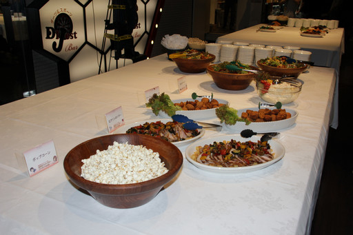 ���������꡼ No.031�Υ���ͥ������ / ��TERA�פΥ��ե饤�󥤥٥�ȡ�5��ǯ���˥С����꡼�ѡ��ƥ����פ��ݡ��ȡ�����ܥ��쥤�ɡ֥٥르���פ�ǯ�����������