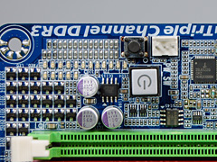 画像集#016のサムネイル/GIGABYTEのゲーマー&OC向けマザー「GA-EX58-EXTREME」を写真で確認