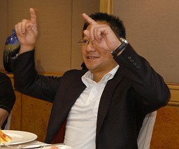 ���������꡼ No.003�Υ���ͥ������ / ��COMPUTEX��NVIDIA��CEO��Ϥ�饦��ɥơ��֥��ݡ��ȡ�Huang�ᡤī����Ȥ�ʤ���̤�����