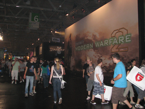 ꡼ No.002Υͥ / GamescomϡModern Warfare 2פΥȥ줿Activision-Blizzardε֡ˤϲŸƤΤõ