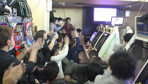 ���������꡼ No.013�Υ���ͥ������ / �ϰ�Υץ饤�ɤ򤫤���Ǯ���Хȥ롣�֥����ѡ����ȥ꡼�ȥե�������II X�פΥץ쥤�䡼��ť��٥�ȡַ���!! ����vs��������Ϣ��ץ�ݡ���