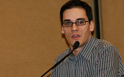 ���������꡼ No.002�Υ���ͥ������ / ��GDC 2010�ϡ�Eyefinity��CrossFireX�������ˡ��ס�AMD��ξ���Ѽ�����Υݥ���Ȥ���⤷�����ݡ��Ȥ�ƤӤ���