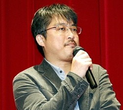 画像ギャラリー No.007のサムネイル画像 / 意外とお似合い? 貧乏な王様と美しいお姫様(椿姫彩菜さん)が登場した,「王様物語」王様即位式をレポート