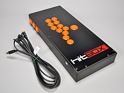 画像ギャラリー No.012のサムネイル画像 / Mad Catzが何を考え,アーケードスティックを作り続けるのか。米格闘ゲームシーンのキーマン,マークマン氏に聞く,コミュニティとメーカーの理想的な関係