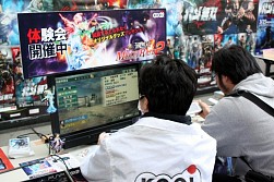 画像ギャラリー No.002のサムネイル画像 / 注目の期待作「北斗無双」の魅力を鯉沼プロデューサー自ら紹介。新作がプレイできたコーエーテクモ店頭試遊会の模様をレポート