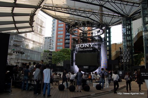 画像ギャラリー No.002のサムネイル画像 / ポール・W・S・アンダーソン監督とミラ・ジョヴォヴィッチさんはアツアツ!? 初公開の映像も飛び出した映画「バイオハザードIV アフターライフ」トークセッション