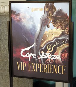 ���������꡼ No.001�Υ���ͥ������ / ��E3 2012�ϡ�Core Blaze�פ���Ʈ�ϼ�/������䥹���롤�����ƥ�ʤɡ�¿�̤ʹ�����ʤλȤ�ʬ�������⡣�����󥼥륹�Ǥ��θ���˻��ä��Ƥ���