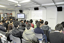 ���������꡼ No.018�Υ���ͥ������ / �˥�ƥ�ɡ�DS�ѥ��եȡ�Solatorobo(����ȥ���) ���줫��CODA�ءפ�ȯ��2��ǯ��ǰ�����ե��󥤥٥�Ȥ��ݡ��ȡ���ȥ�ƥ���֥��󥯥����ۤμ���Ÿ���������