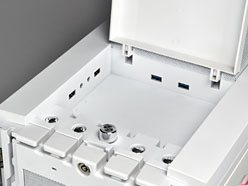 ���������꡼ No.004�Υ���ͥ������ / BitFenix��1�ƤΥ����ޡ�����PC��������Colossus�ס����ΰ���Ū�ʳ��Ѥ�������¤��̿��ǥ����å�����