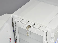 ���������꡼ No.007�Υ���ͥ������ / BitFenix��1�ƤΥ����ޡ�����PC��������Colossus�ס����ΰ���Ū�ʳ��Ѥ�������¤��̿��ǥ����å�����