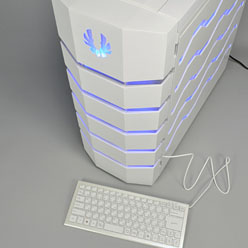 ���������꡼ No.009�Υ���ͥ������ / BitFenix��1�ƤΥ����ޡ�����PC��������Colossus�ס����ΰ���Ū�ʳ��Ѥ�������¤��̿��ǥ����å�����