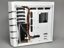 ���������꡼ No.016�Υ���ͥ������ / BitFenix��1�ƤΥ����ޡ�����PC��������Colossus�ס����ΰ���Ū�ʳ��Ѥ�������¤��̿��ǥ����å�����