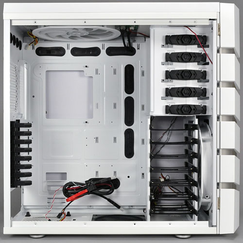 ���������꡼ No.018�Υ���ͥ������ / BitFenix��1�ƤΥ����ޡ�����PC��������Colossus�ס����ΰ���Ū�ʳ��Ѥ�������¤��̿��ǥ����å�����