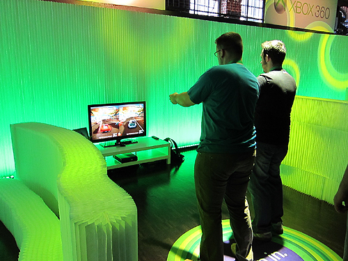 ���������꡼ No.007�Υ���ͥ������ / ��Gamescom��Microsoft����Kinect�פΥ�����������ȥ뤪��ӡ�Windows Phone 7�פ˸�����Xbox LIVE�����ȥ���θ���򳫺�