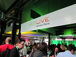 ���������꡼ No.008�Υ���ͥ������ / ��Gamescom��Microsoft����Kinect�פΥ�����������ȥ뤪��ӡ�Windows Phone 7�פ˸�����Xbox LIVE�����ȥ���θ���򳫺�