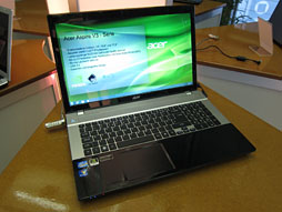 画像ギャラリー No.008のサムネイル画像 / いよいよ「Kepler」が離陸体勢へ。「GeForce GTX 660M」などNVIDIAの次世代GPUを搭載したノートPCがCeBIT 2012の会場に並んだ