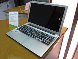 画像ギャラリー No.010のサムネイル画像 / いよいよ「Kepler」が離陸体勢へ。「GeForce GTX 660M」などNVIDIAの次世代GPUを搭載したノートPCがCeBIT 2012の会場に並んだ