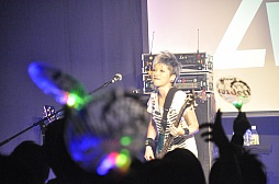 画像ギャラリー No.004のサムネイル画像 / 「ROBOTICS;NOTES」の発売記念ライブで,Zweiが「拡張プレイス」など全8曲を熱唱。志倉千代丸氏による制作エピソードの披露も