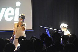 画像ギャラリー No.007のサムネイル画像 / 「ROBOTICS;NOTES」の発売記念ライブで,Zweiが「拡張プレイス」など全8曲を熱唱。志倉千代丸氏による制作エピソードの披露も