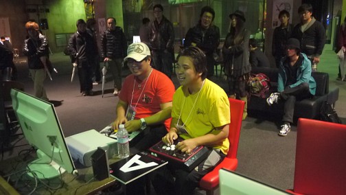 画像ギャラリー No.008のサムネイル画像 / “ウメヌキ”トークにファン感涙。Android版とXbox 360版のストIVで争われた「LG Cup SFIV HD Global Championship」レポート