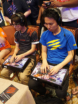 ���������꡼ No.003�Υ���ͥ������ / ��EVO2012�ϥ���ϥ�����γ����˲�줬Ǯ��������EVO2012�׽����ޤȤ��Ǻܡ��֥���IV AE���������Ϥۤ����ǡ���SCV�פ�3�ͤ��辡�ʽФ�