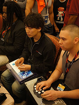 ���������꡼ No.004�Υ���ͥ������ / ��EVO2012�ϥ���ϥ�����γ����˲�줬Ǯ��������EVO2012�׽����ޤȤ��Ǻܡ��֥���IV AE���������Ϥۤ����ǡ���SCV�פ�3�ͤ��辡�ʽФ�