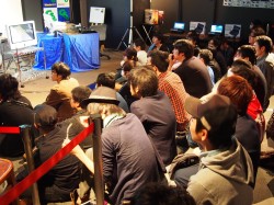 画像ギャラリー No.022のサムネイル画像 / WonderGOOにプロゲーマーがやってきた。思いがけないサプライズに会場が沸いた「HORIスティックイベント sako special 2013〜春〜」レポート