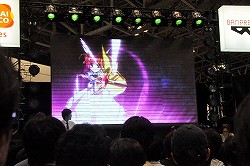 画像ギャラリー No.023のサムネイル画像 / 下田麻美さんと沼倉愛美さんによるミニライブも行われた,キャラホビ2011「ヴァイスシュヴァルツ ポータブル」ステージイベントをレポート