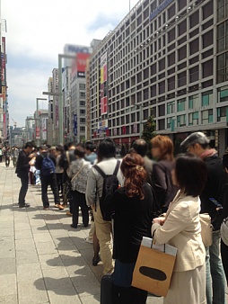 画像ギャラリー No.006のサムネイル画像 / 「メタルギア」コラボTシャツの新柄,ユニクロ銀座店限定で発売