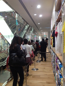 画像ギャラリー No.009のサムネイル画像 / 「メタルギア」コラボTシャツの新柄,ユニクロ銀座店限定で発売