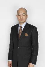 ���������꡼ No.001�Υ���ͥ������ / ������ι�ӥȡפ��ۿ��������������ȡ����������ȤǤϡ�3�ͤ���̾���ꥨ�������ˤ�ä�������롤���줾��Υץ����������ȡ��꡼������