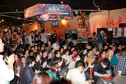 ���������꡼ No.017�Υ���ͥ������ / ��EVO2013�פΥ����ɥݥ���Ȥ�ï�μ�ˡ����Ԥǳ��Ť��줿��UMvC3�����ܺǶ��������KGA2013 POWER of JUSTICE�ץ�ݡ���