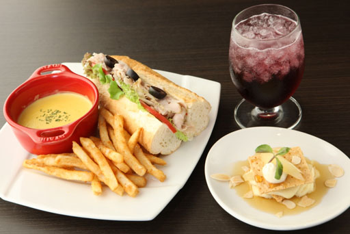 画像ギャラリー No.001のサムネイル画像 / アイドルユニット「アイドリング!!!」のメンバーと「ぷよぷよ!!」で勝負。東京ジョイポリスで行われたゲーム大会の模様をレポート