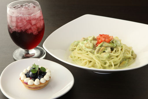 画像ギャラリー No.003のサムネイル画像 / アイドルユニット「アイドリング!!!」のメンバーと「ぷよぷよ!!」で勝負。東京ジョイポリスで行われたゲーム大会の模様をレポート