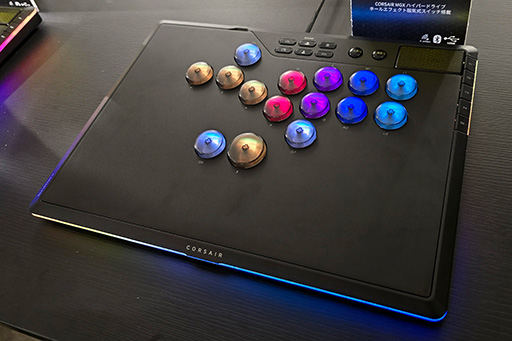 画像ギャラリー No.008のサムネイル画像 / 40cm未満のコンパクトなフルキーボードから初のレバーレスアケコンまで,Corsairがゲーマー向けデバイスを一斉に発表